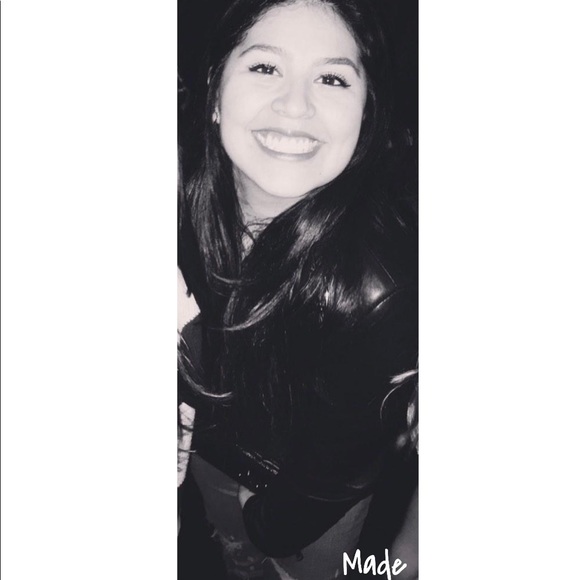 Meet your Posher, Laura - Picture 1 of 1